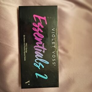 Violet Voss Essentials 2 Palette with Vibrant Shades